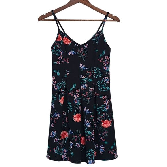 Speechless Dresses & Skirts - Speechless Fit Flair Skater Strappy Womens Dress Black Floral Size Medium
